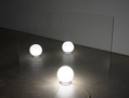 Alicja Kwade, Probleme massereicher Körper, 2010, glas, Art Deco lamp, 80 x 160 x 55 cm, 1 /3 + 2 e.a., Photo: Marcus Schneider, 